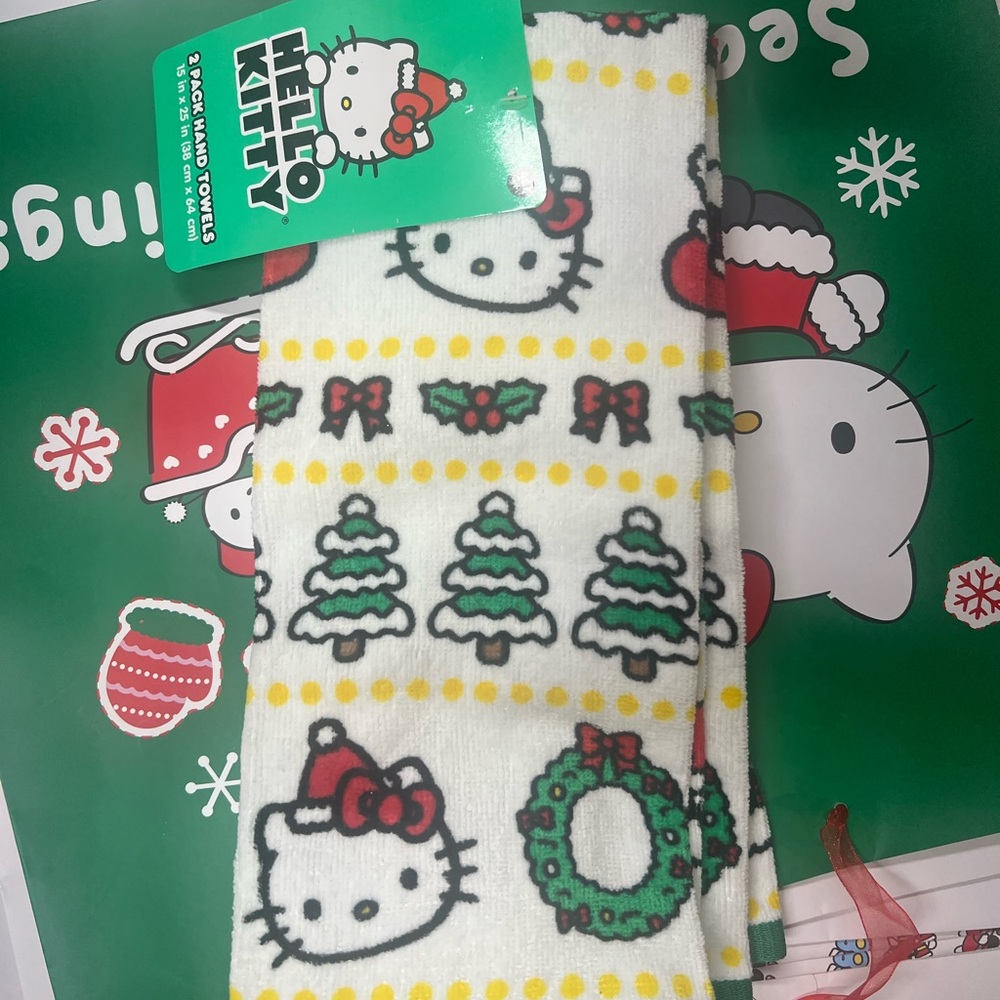 Hello kitty Christmas hand towels nwt